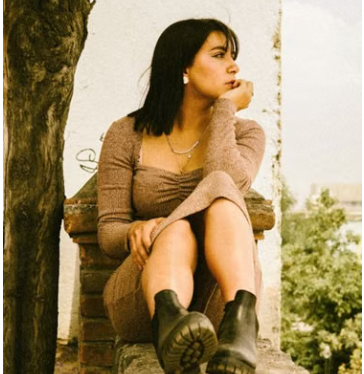 María R.